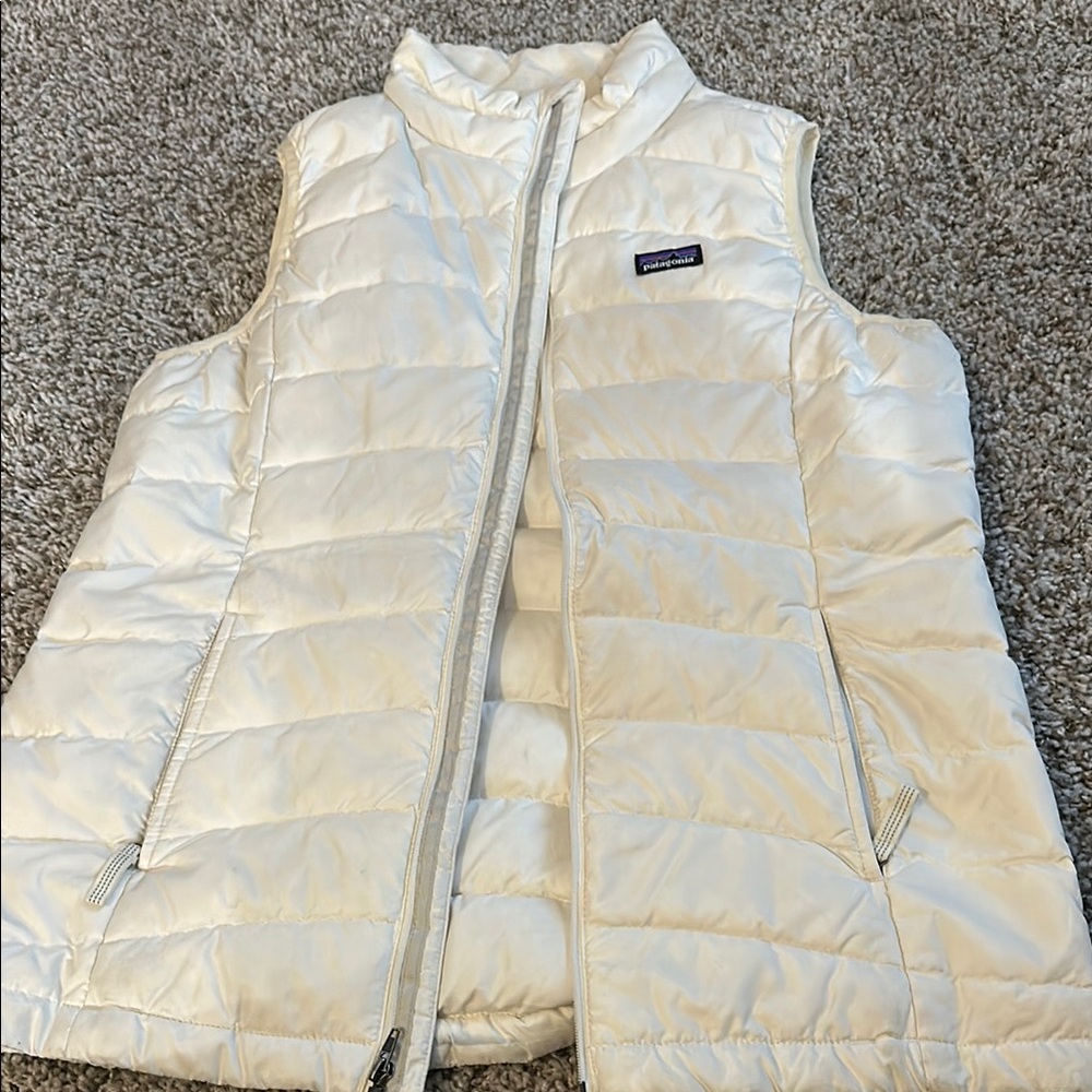 Patagonia Vest in Cream Girls size XXL Fits Women Small